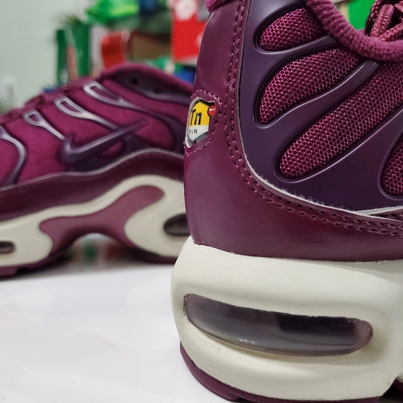 nike air max plus womens purple